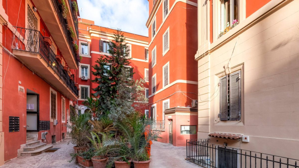 Via Sebastiano Veniero